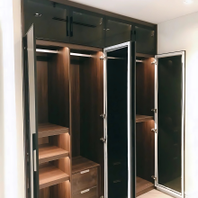 Mẫu cánh kính tủ áo